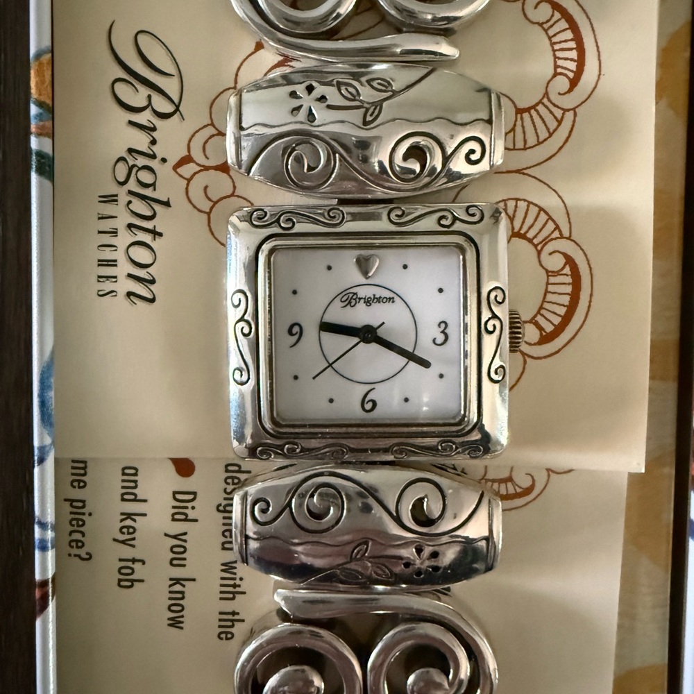 NWT Brighton Mallorca Watch with tin and new watch battery - Picture 3 of 3